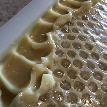 Load image into Gallery viewer, oatmeal honey soap