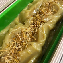 Load image into Gallery viewer, chamomile calendula soap